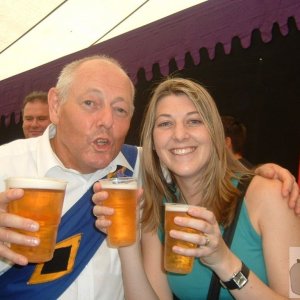 Golowan Band drummer and daughter enjoying a drop of beer