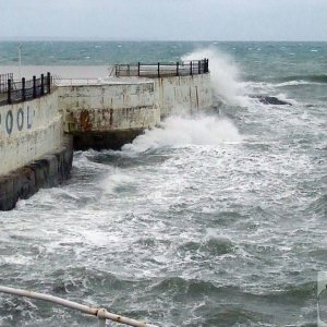 Turbulent waters around the Bathing Pool - 28th Dec, 2009