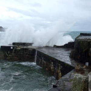 Making a big splash at Lamorna Cove - 28th Dec, 2009