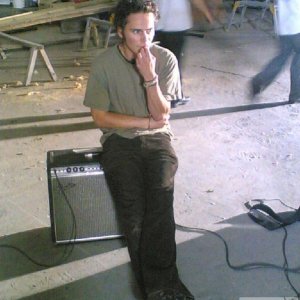 19 - PAUL OXENHAM WAITS PATIENTLY BETWEEN SHOOTS