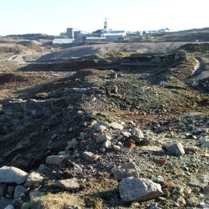 Looking up the hill to Geevor Mining Museum - 20Jan10