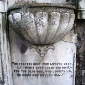 Hannah Bennett's memorial - detail showing basin and prayer beneath