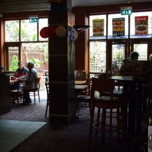 Wetherspoon at 6pm-ish today - smokers' outside area