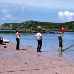 Landing on Bryher - Father-in-law helps boatman