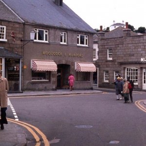 Bishop Wolf Inn and Mumford and Woodcock premises, 1977.