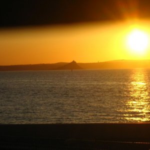 Sun arise, early in the morning...