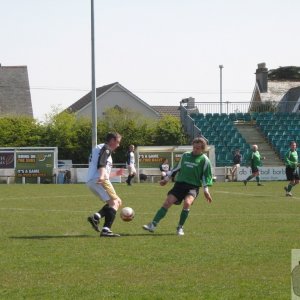 Local vets football