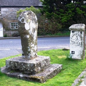 Roadside Cross 4