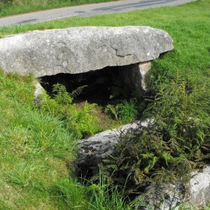 burial_chamber_merry_maidens