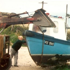 Boat going onto trailer.