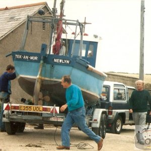 Boat being lifted on to Trailer