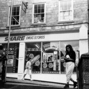 Share - Drug Store, Top of The Terrace