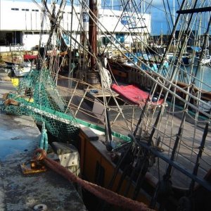 Earl of Pembroke moored at Penzance 02