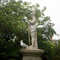 Statue Gull