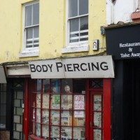 DV8 Body piercing