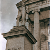 Sir Humphry & Lloyds