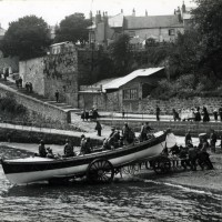 Launching lifeboat Elizabeth & Blanche