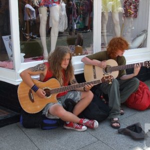 MORE BUSKERS!