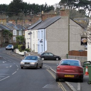 WHAT IS THE PRINCIPLE OF THE DOUBLE YELLOW LINES