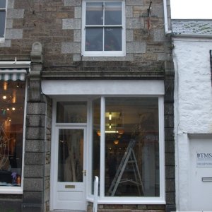 New shop front for Knit Wits