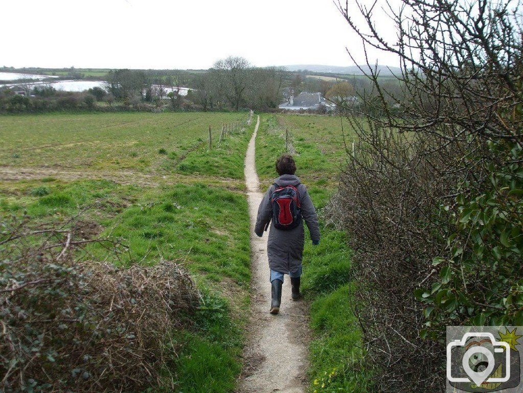 5April10 - Towards Tredavoe
