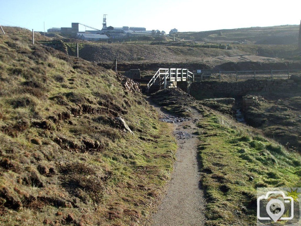 Approaching Geevor Mining Museum - 20Jan10
