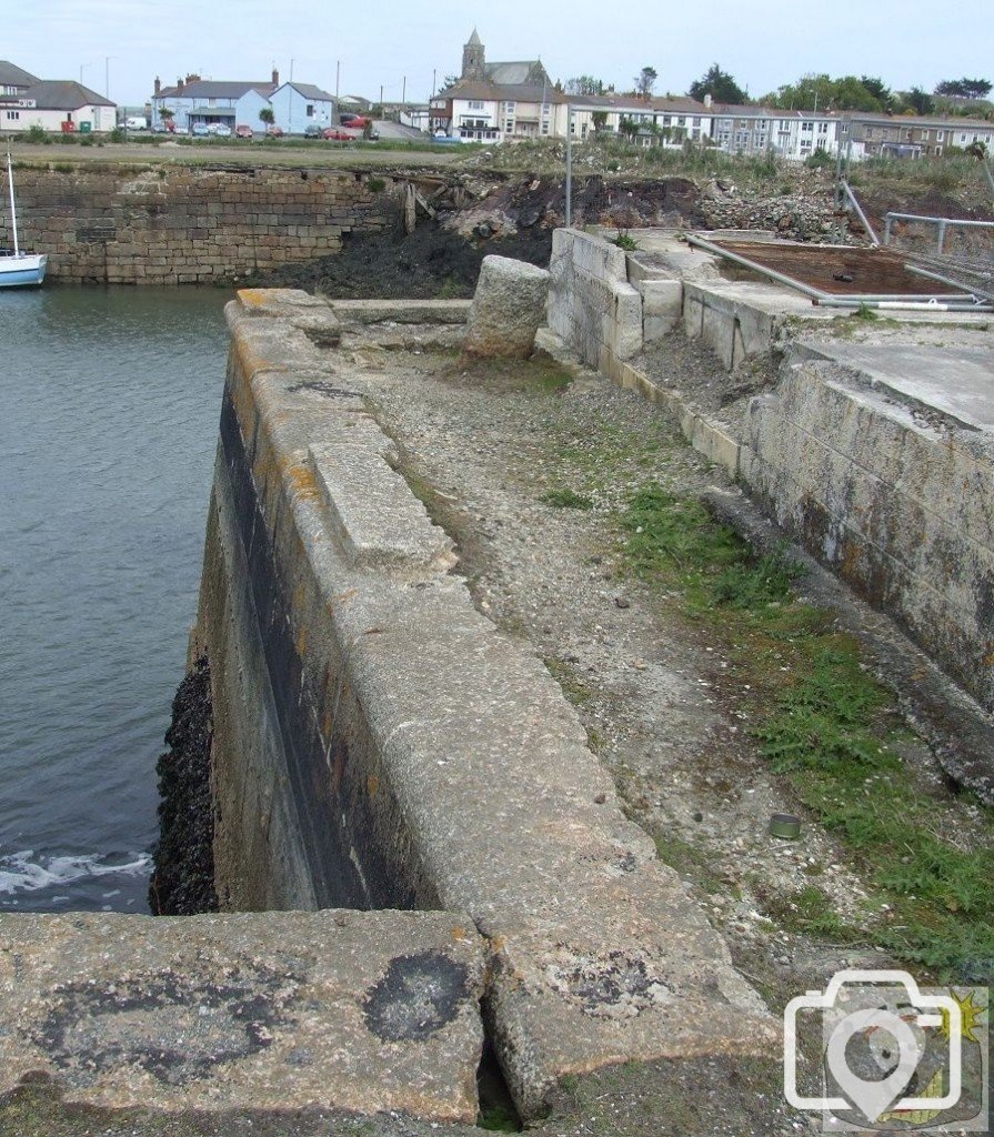 Carnsew Pool - Sluices