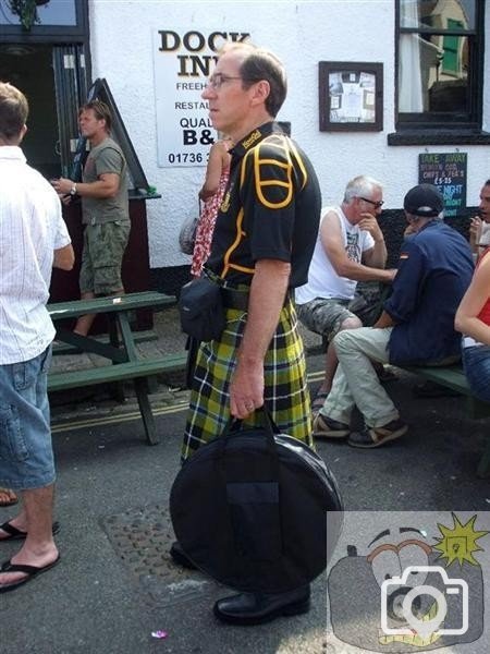 Cornish kilt outside Dock Inn - MAZEY DAY - 26JUN10