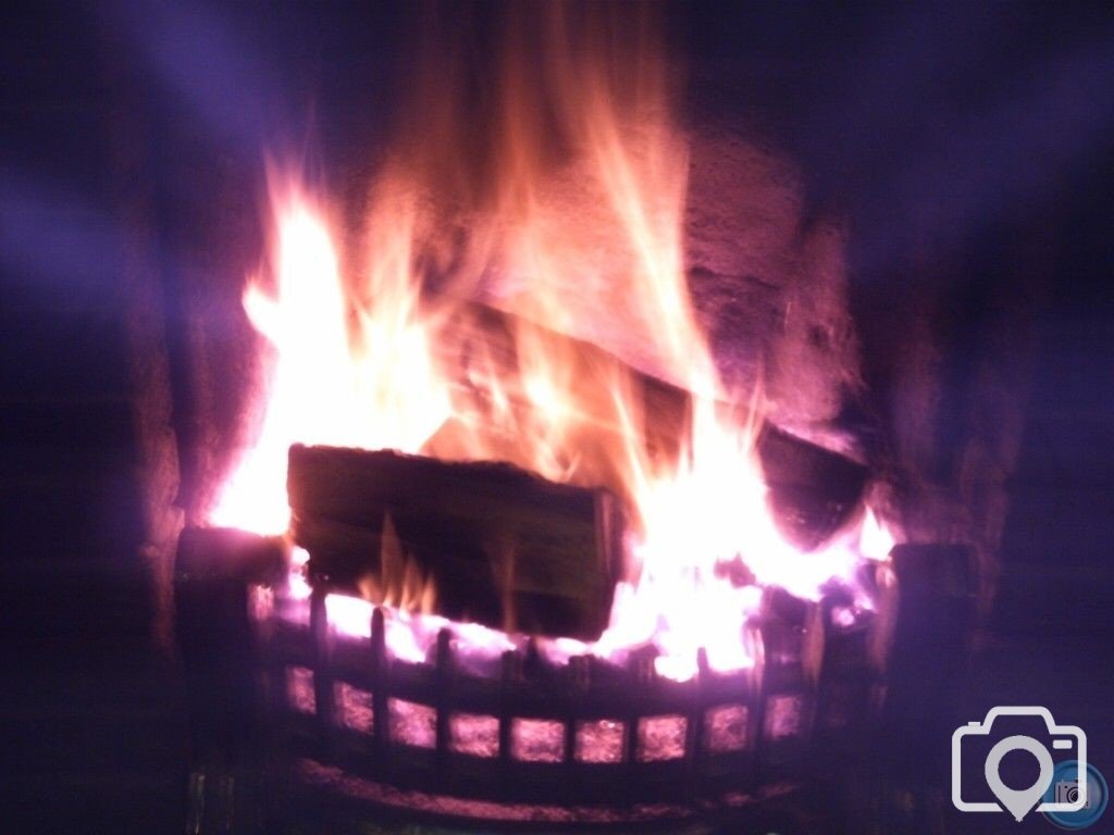 COSY LOG FIRE