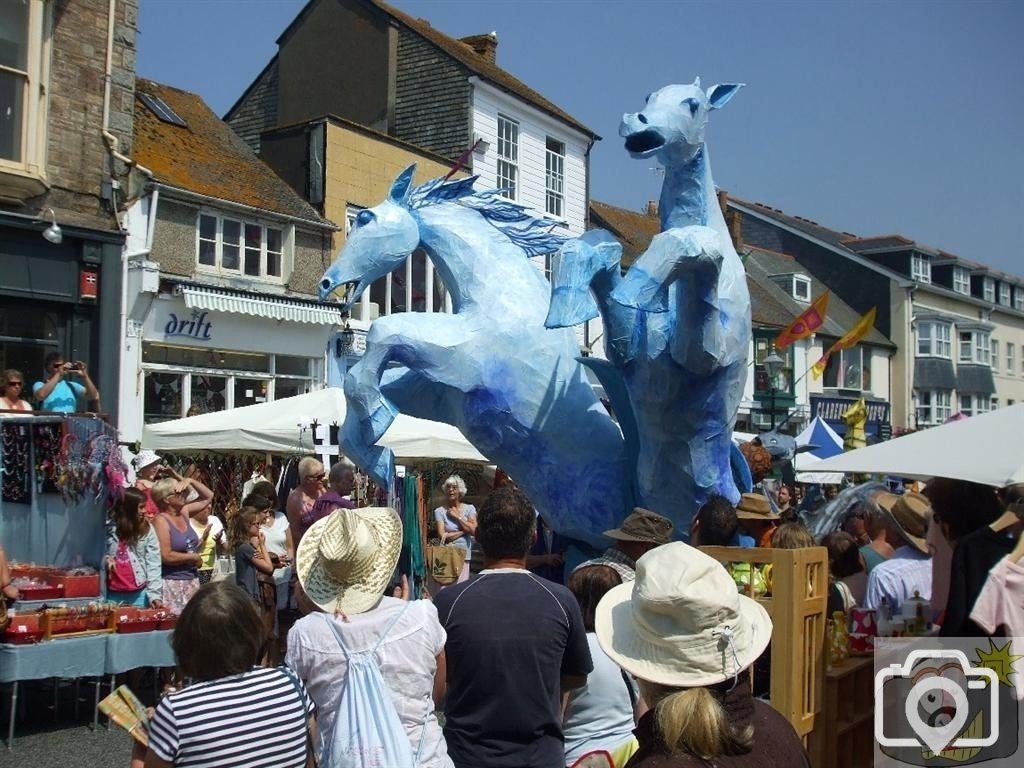 Fine twin blue horses - Mazey Day - 26Jun10