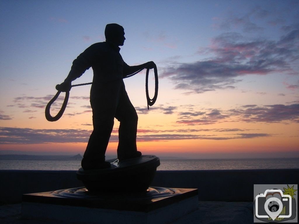 Fisherman's Statue at dawn