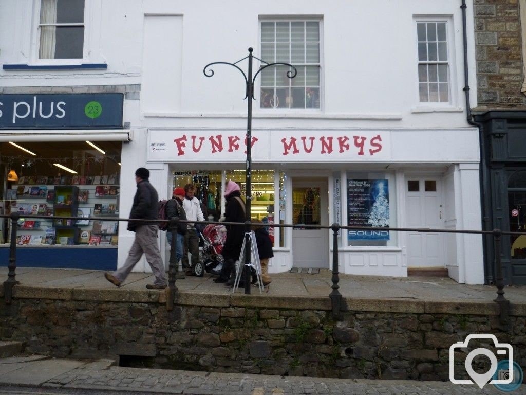 Funky Munkys