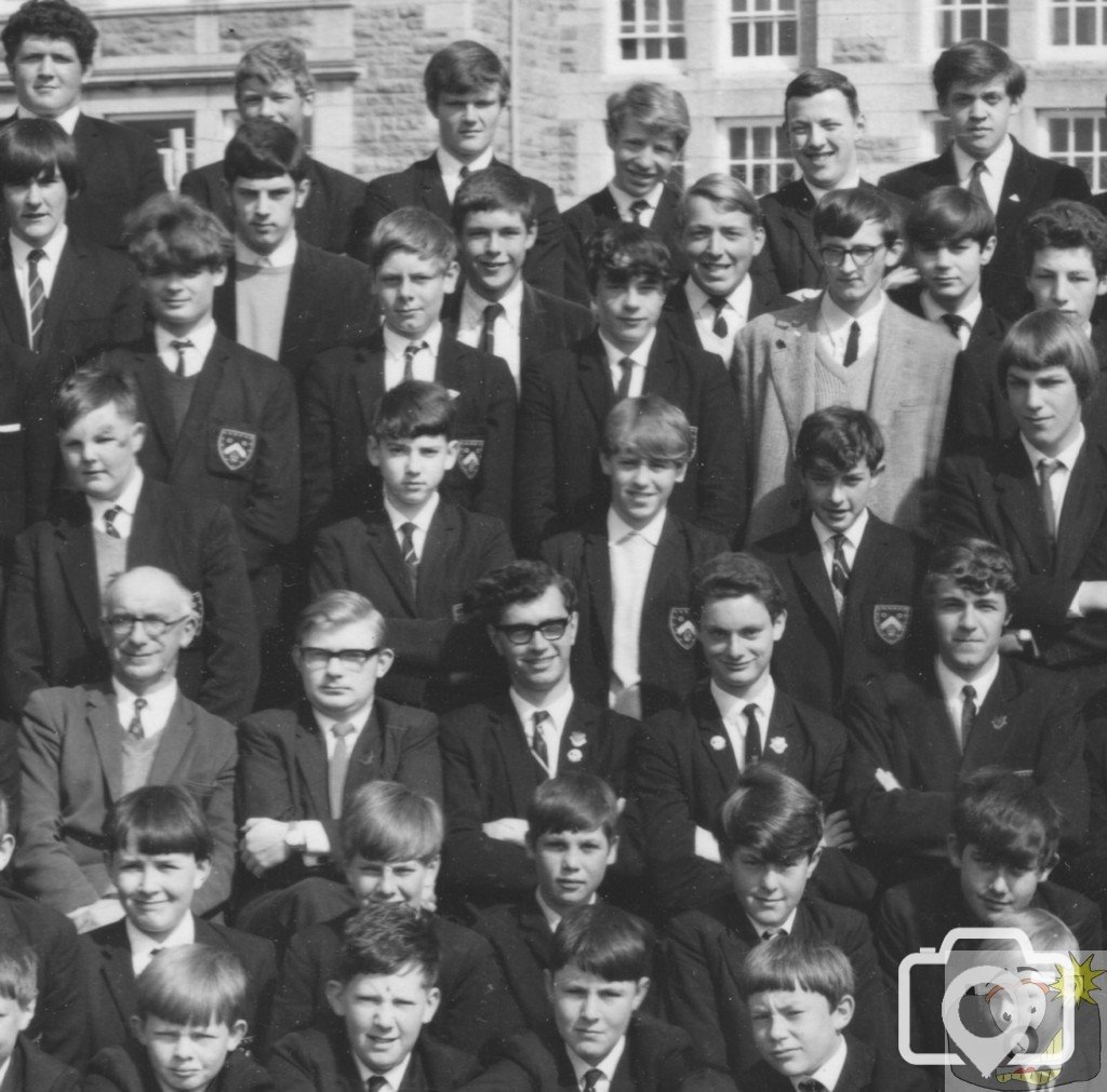 HDGS Whole school Photo 1968