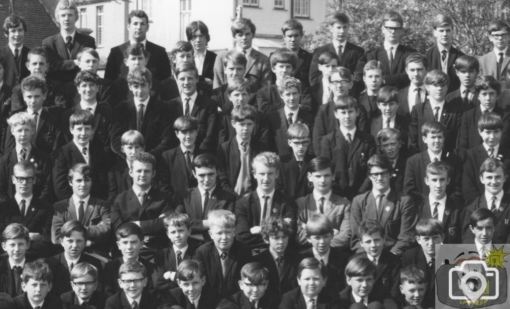 HDGS Whole School Photo