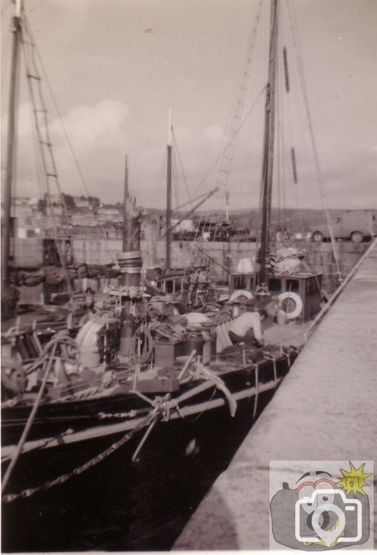 Ketch  Falcon