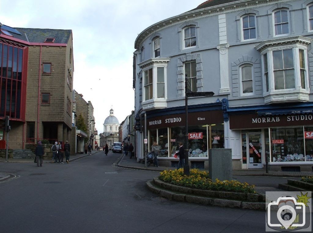 Morrab Gallery [right] and Jobplus Centre [left]