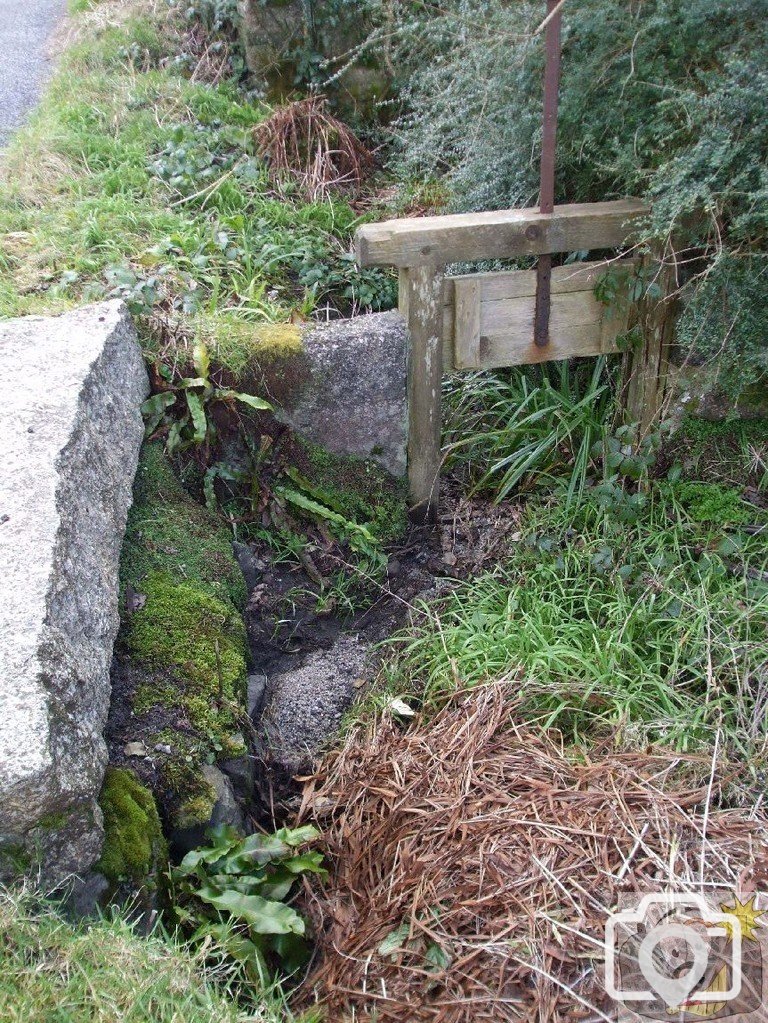 Nancledra - A leat and sluice gate that was - 10Feb10