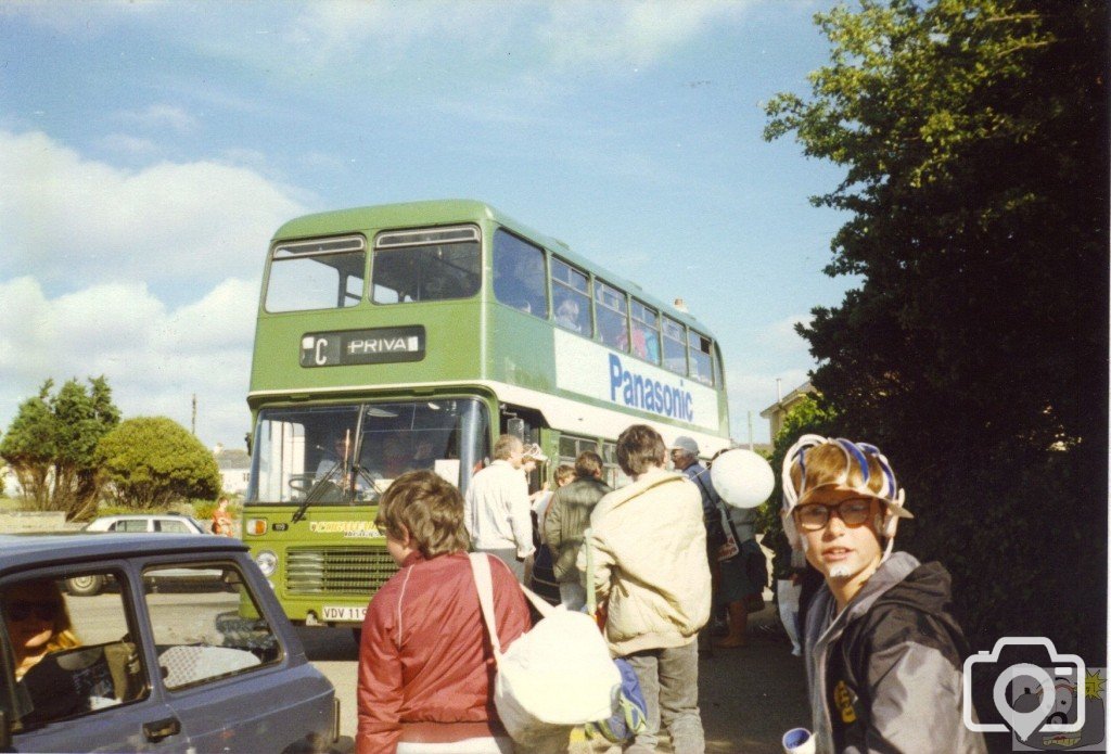 Old Green Bus