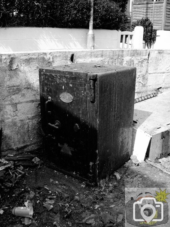 Old Safe, South Place Folly