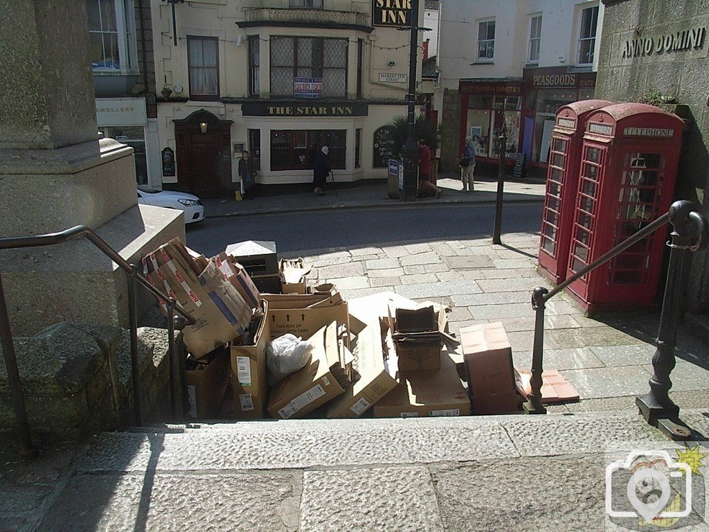 Pavement pirate boxer