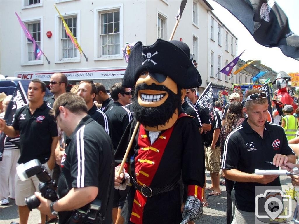 Pirates in the 1 o'clock Parade, Mazey Day - 26Jun10