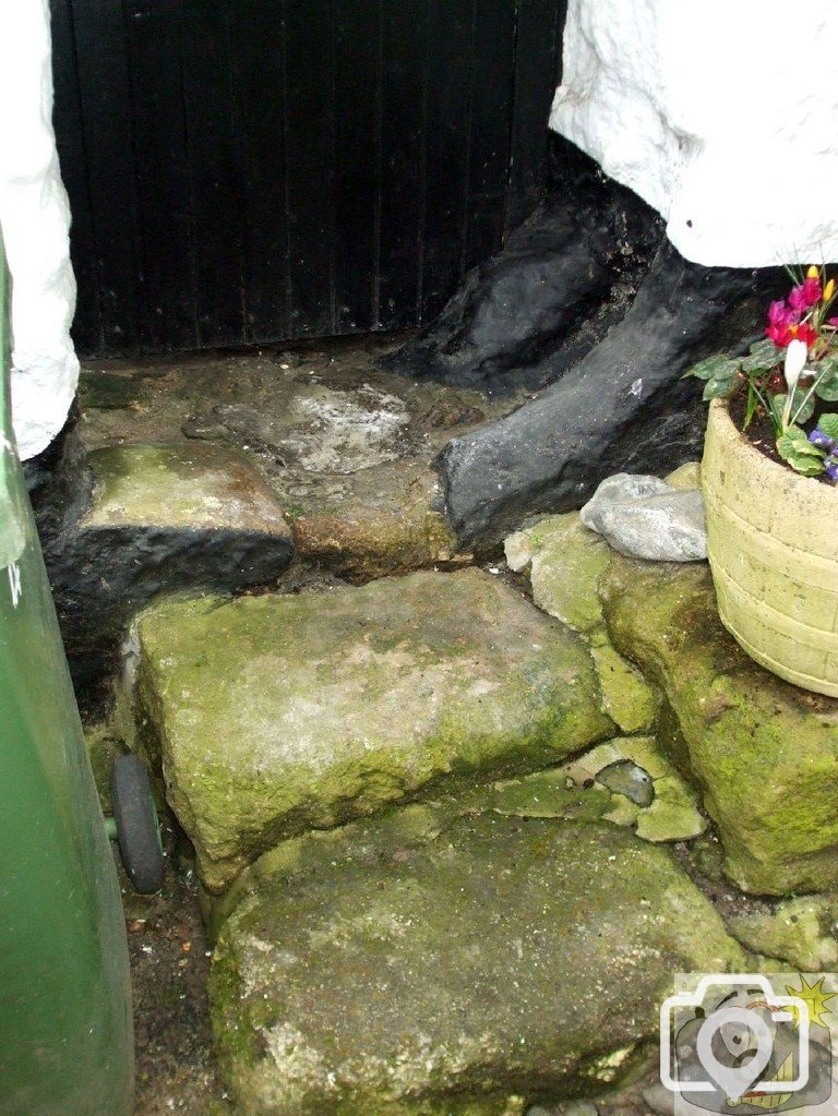 Primitive doorstep, Duck Street, Mousehole - 17Mar10