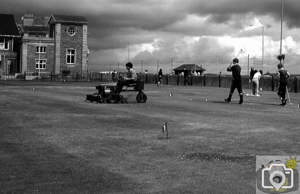 PUTTING GREEN AT THE PROM