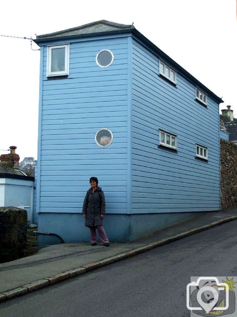 The Blue House, Chywoone Hill - 17Mar10