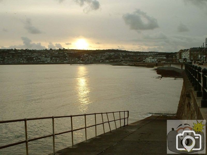 The sun goes down over Newlyn