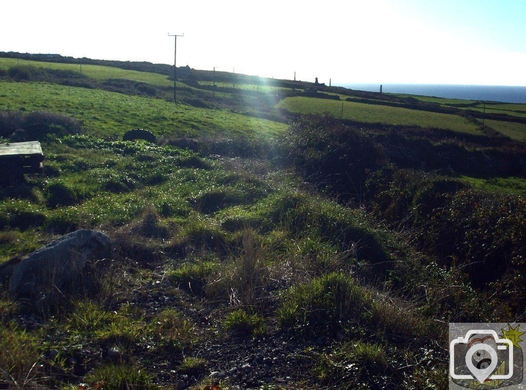 View westwards from lane to Pendeen Manor Farm - 24Oct10