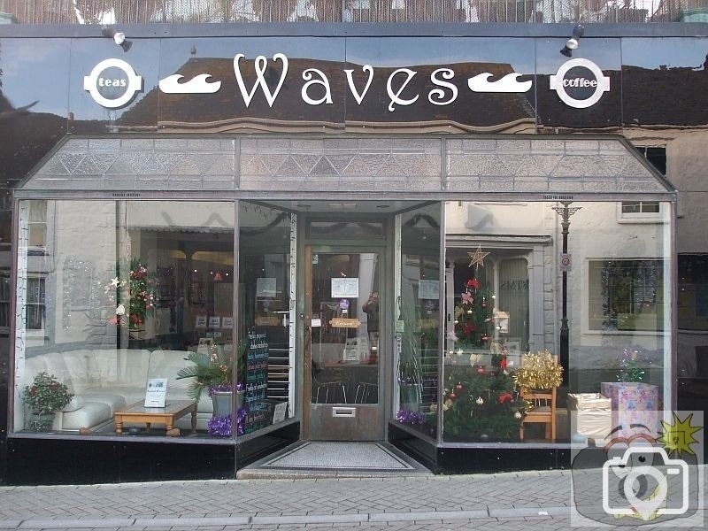 Waves cafe