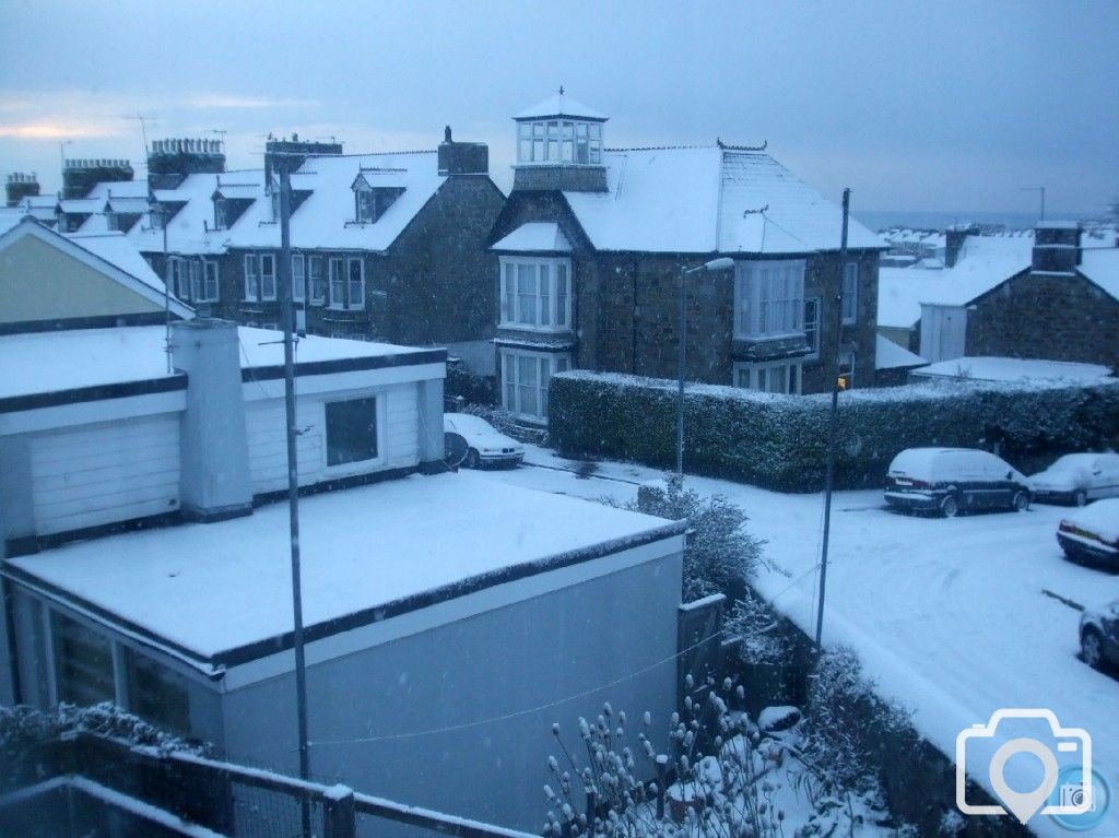 Winter comes early to Penzance - 9 a.m., 2 Dec'10