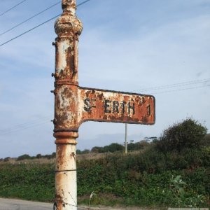 An old, neglected signpost - Sept., 2007