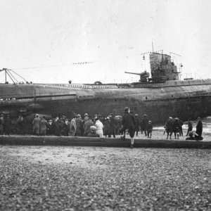 Ex‑German U‑boat UB‑131 Stranded.jpg